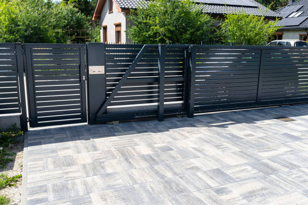 Best Local Driveway Pavers  in Hialeah Gardens, FL